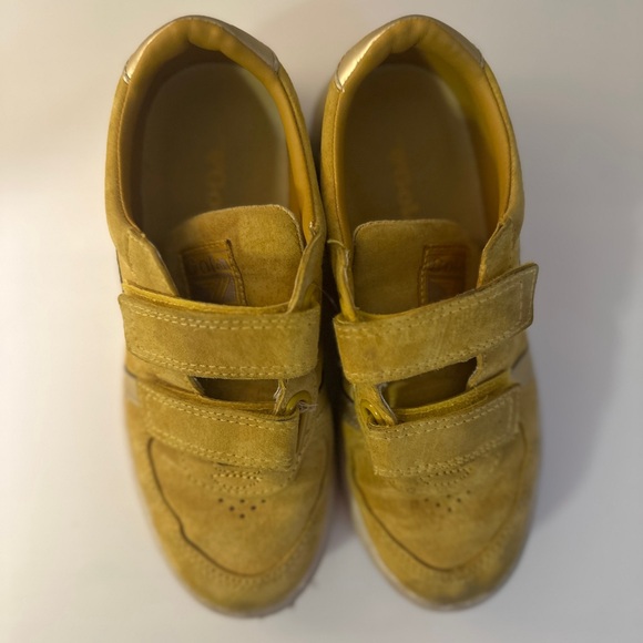 Girls Gold Gola Shoes - Picture 10 of 10